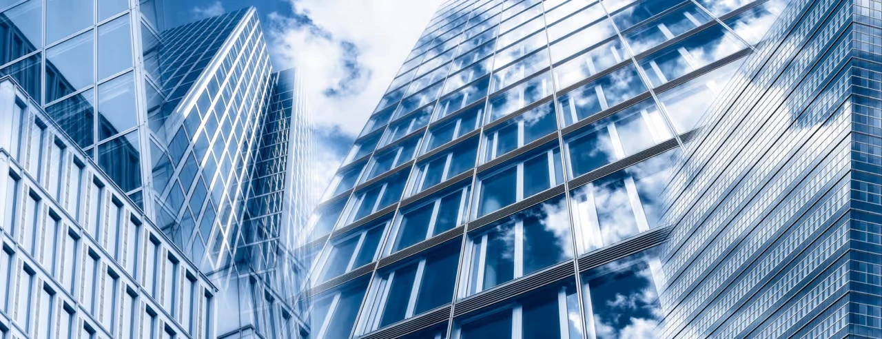 Herzog - Immobilien - Wolkenkratzer und Glasfassaden
